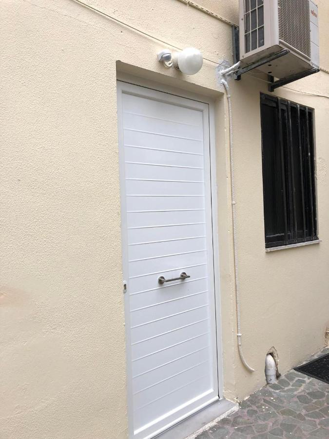 Lysandros Apartments In Athens, Near The Metro Buitenkant foto